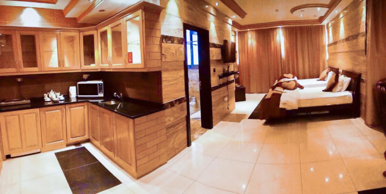 Jad Hotel Suites Amman Buitenkant foto