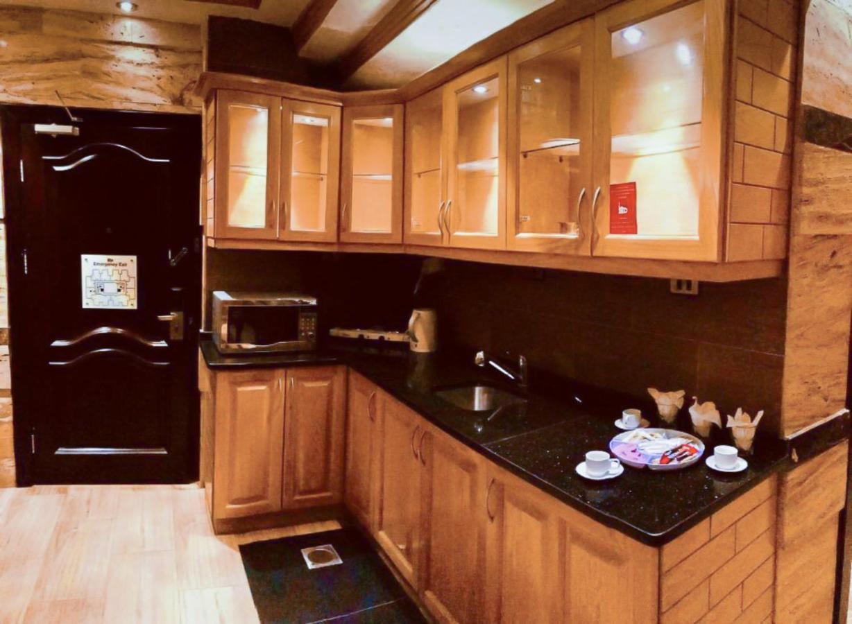 Jad Hotel Suites Amman Buitenkant foto
