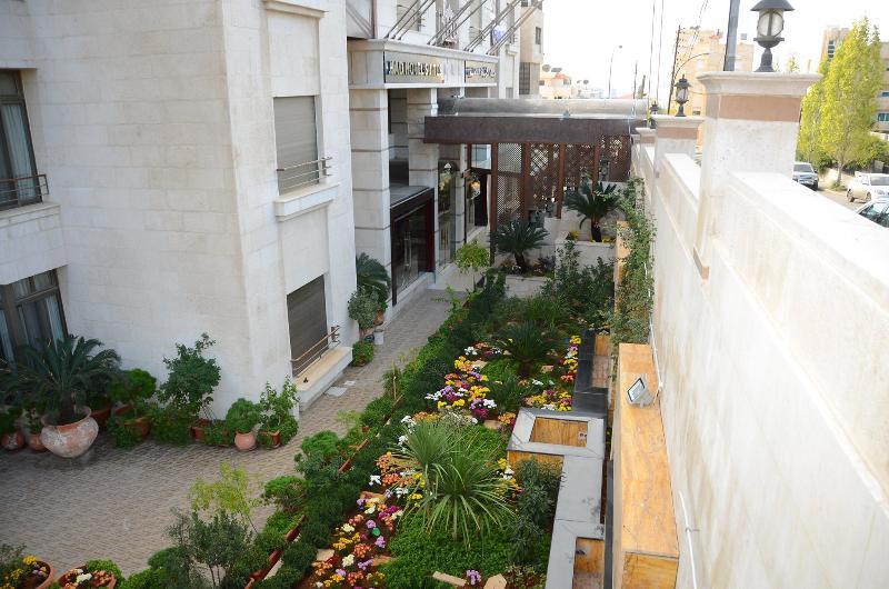 Jad Hotel Suites Amman Buitenkant foto