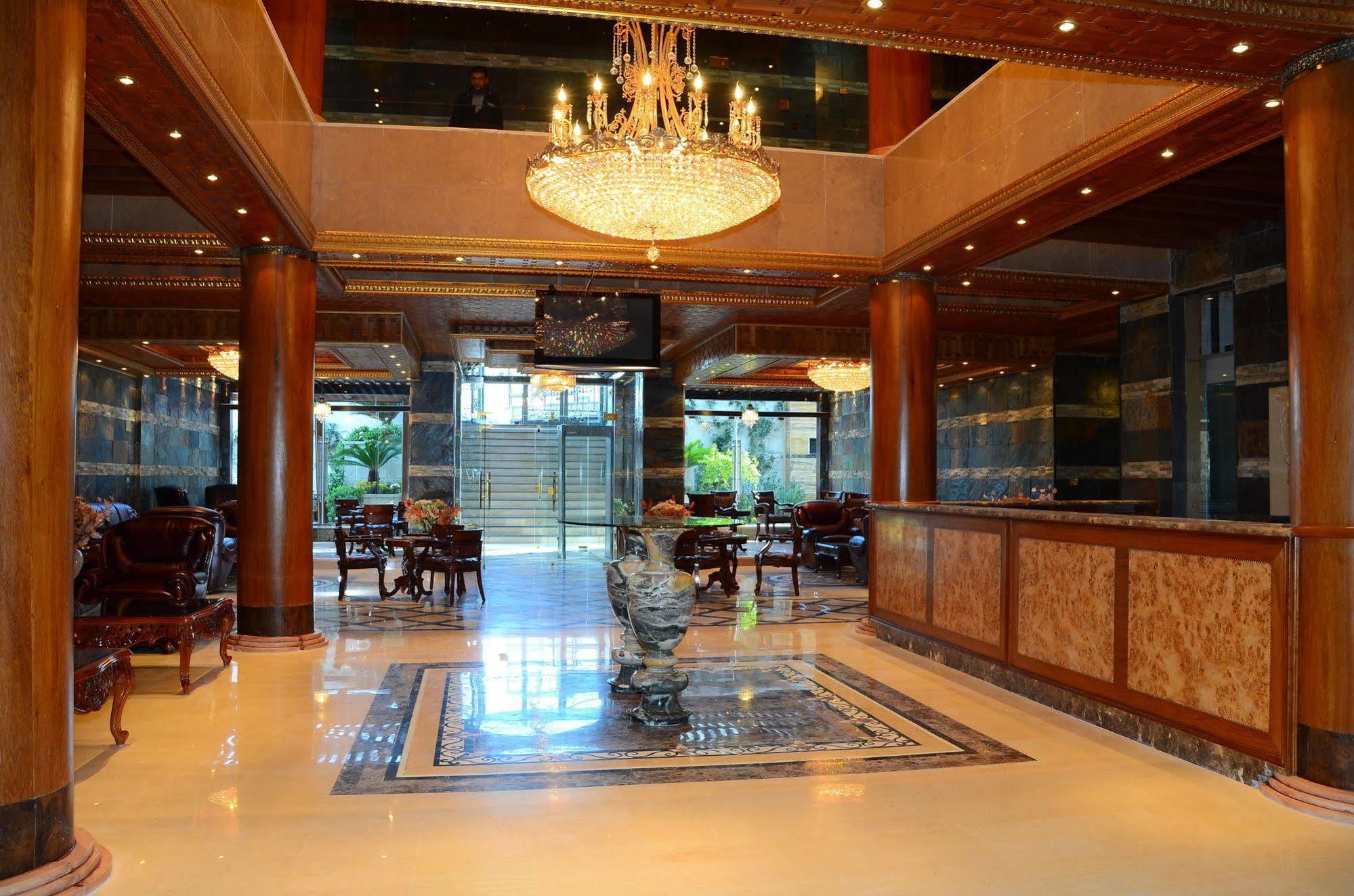 Jad Hotel Suites Amman Buitenkant foto