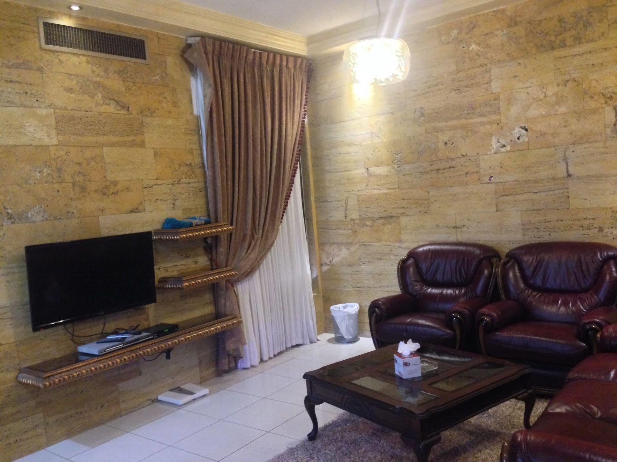 Jad Hotel Suites Amman Buitenkant foto