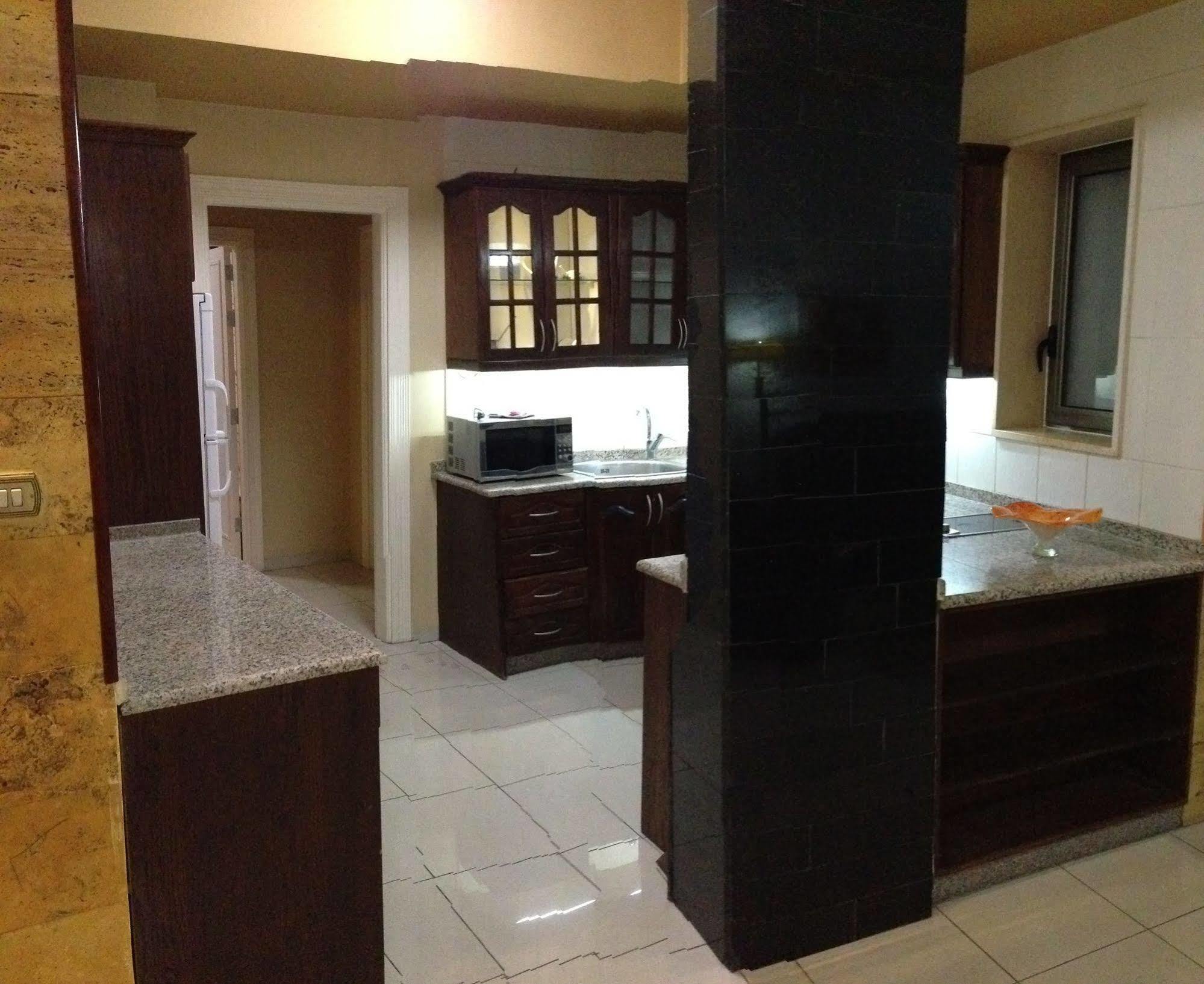 Jad Hotel Suites Amman Buitenkant foto
