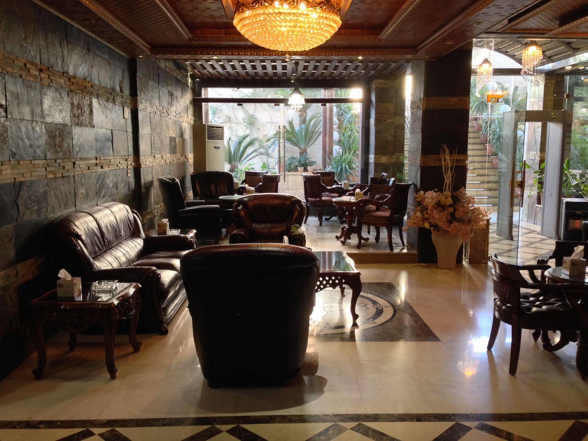 Jad Hotel Suites Amman Buitenkant foto