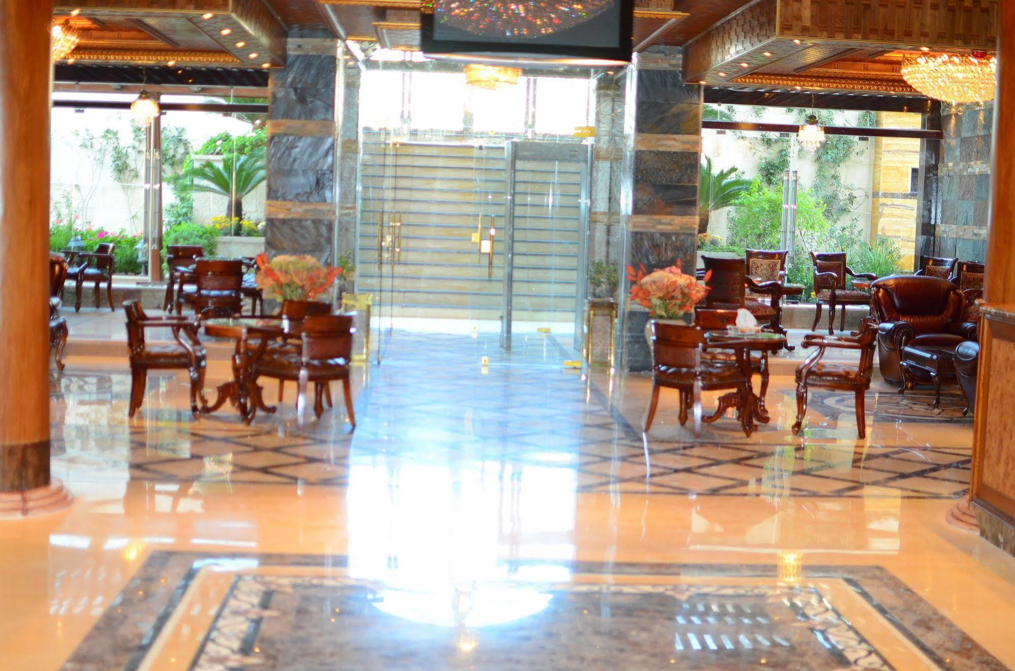 Jad Hotel Suites Amman Buitenkant foto