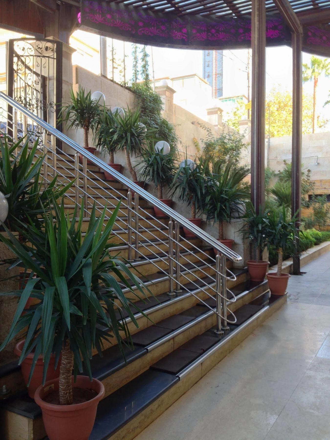 Jad Hotel Suites Amman Buitenkant foto